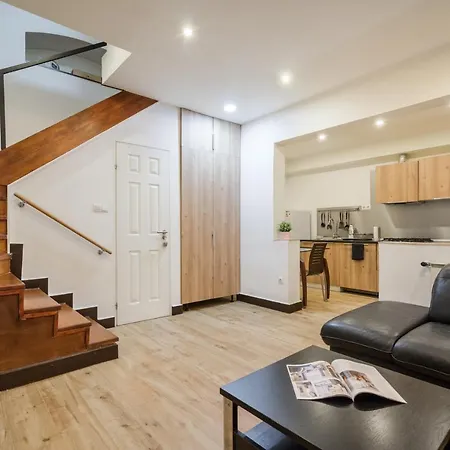Dolly's Duplex With Free Netflix Apartment Budapest